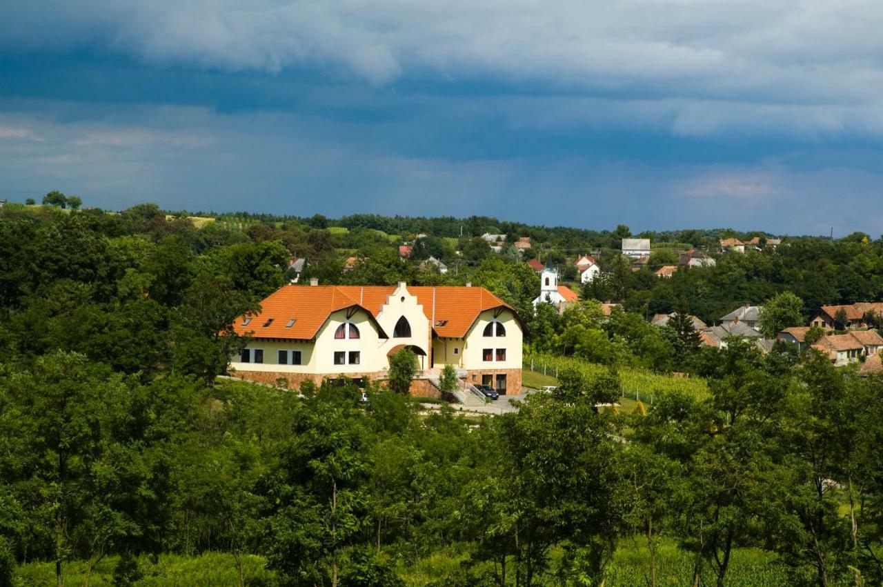 Apartamento Békesség Szigete, Klasszik Apartman Sur Exterior foto